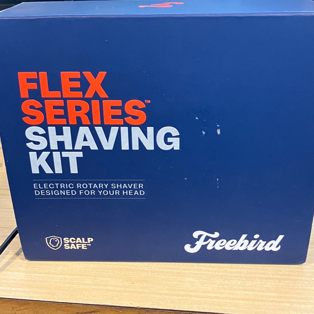Freebird Flex Series Shaving Kit - Navy and Orange